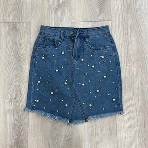 Jeans skirt with pearls